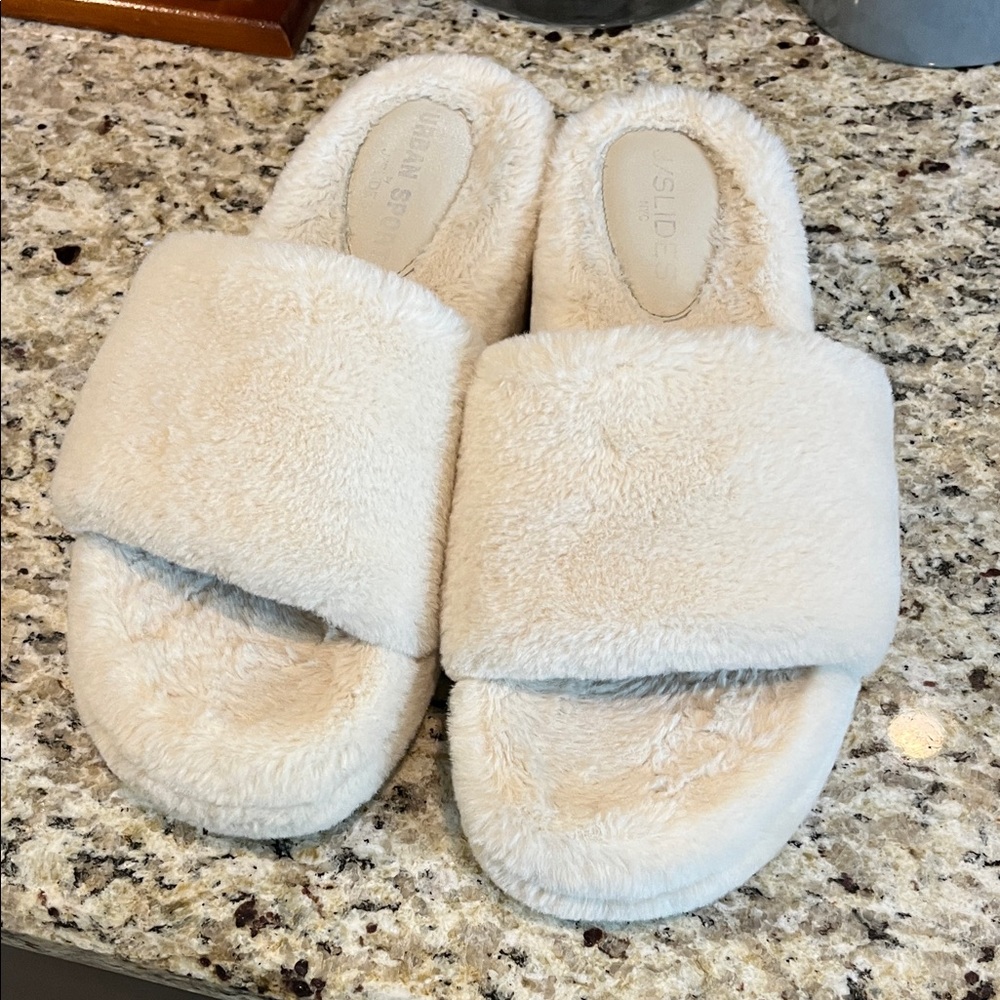 J/SLIDES Cream Fuzzy Slippers